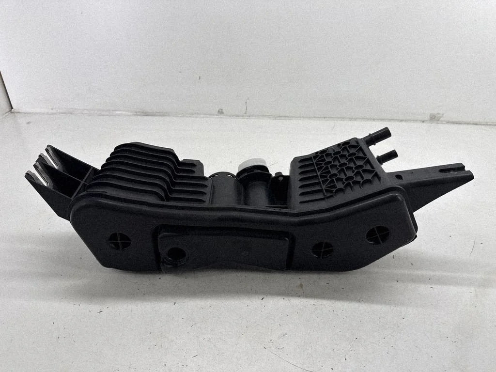 Active carbon filter fuel vapour canister – Dodge Challenger (2008-2023)