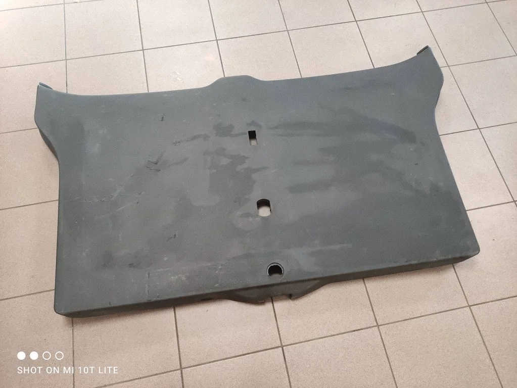 Tapicerka klapy bagażnika (komplet) – Volkswagen Multivan T5 (2003-2015)