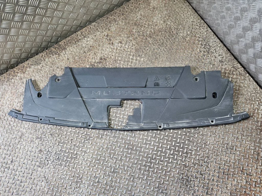 Radiator trim PR3BC16613ACW