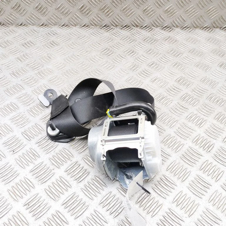 Third row seat belt A1678603100
