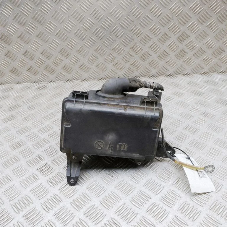 Skrzynka bezpieczników (komplet) A2059981301