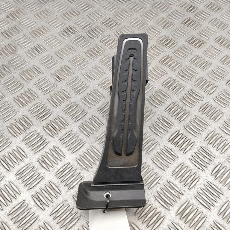 Gaasipedaal – BMW XM (2022-)