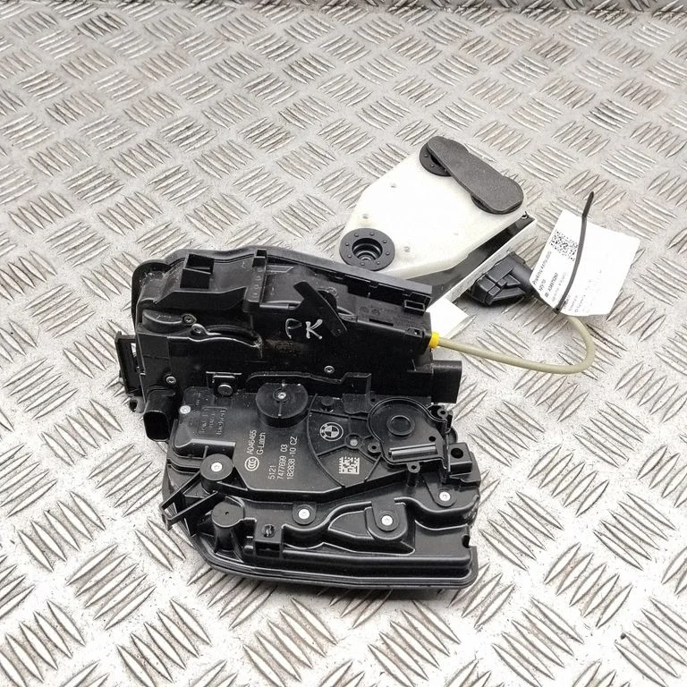 Priekšējā slēdzene (pie roktura) – BMW XM (2022-)