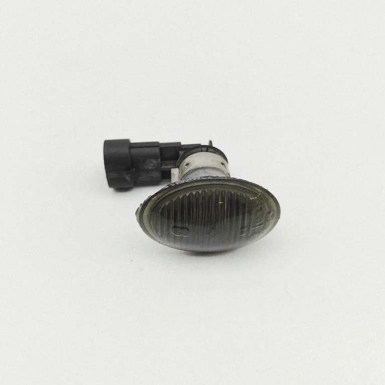 Front fender indicator light 247024