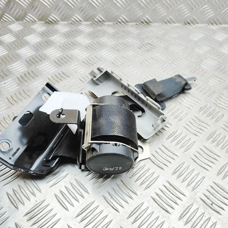 Rear seatbelt 733700K260C0