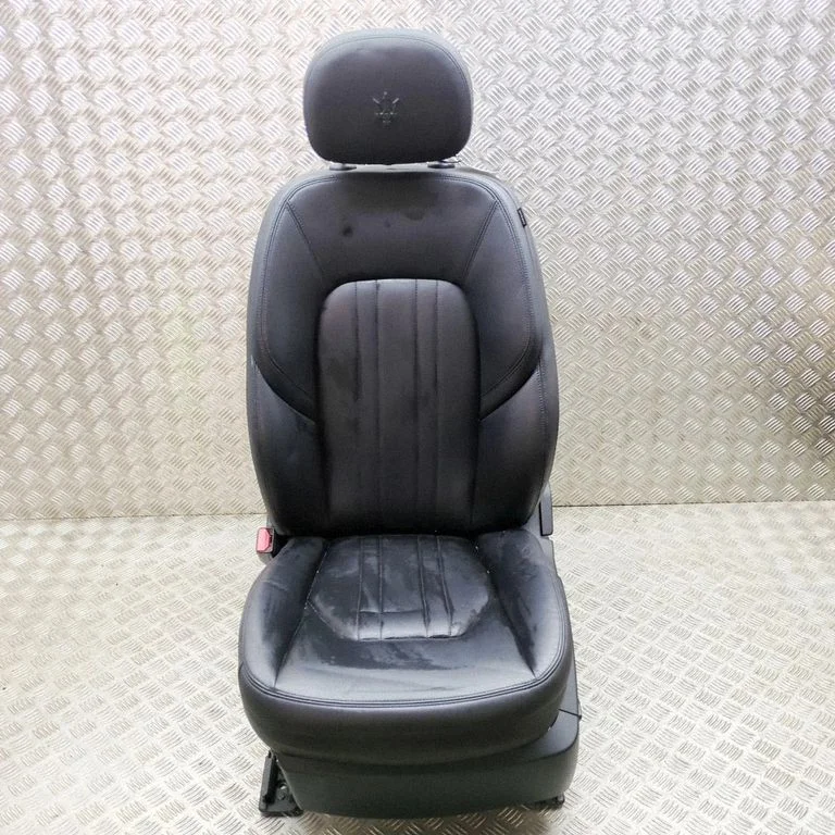 Front driver seat 670026874