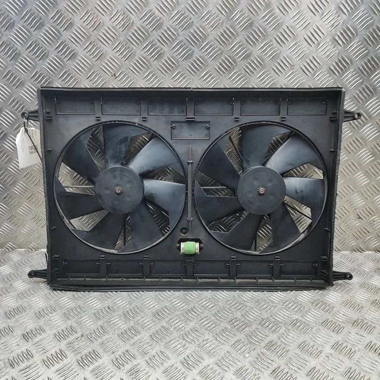 Radiator cooling fan shroud 263141