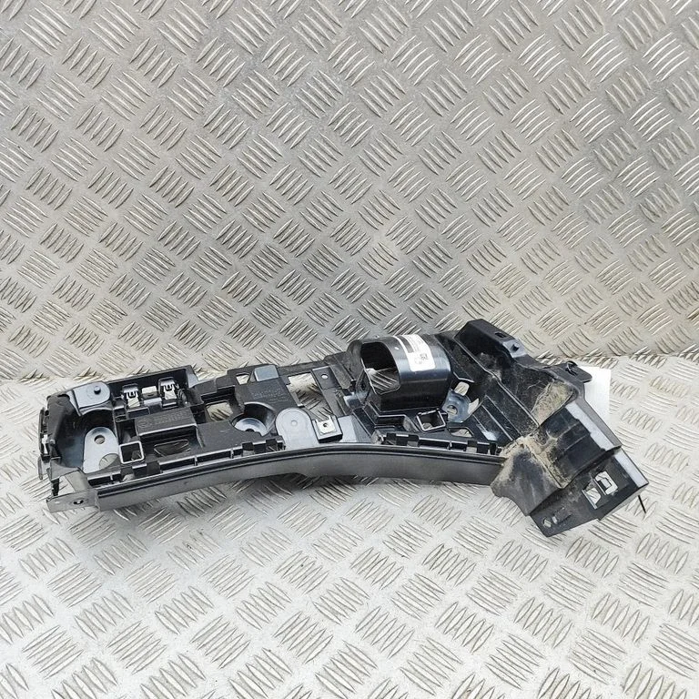 Aizmugurējā bufera turētājs – BMW X5M G05 F95 (2019-)