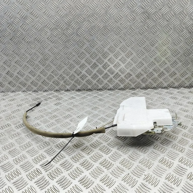 Aizmugurējo durvju slēdzene 95528502