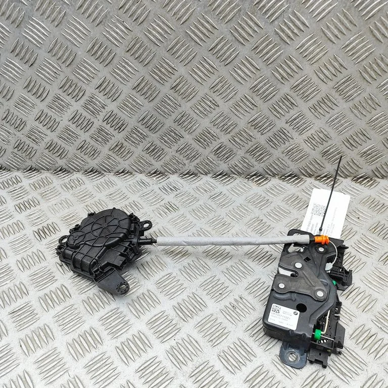 Aizmugurējā vāka slēdzene – BMW X5M G05 F95 (2019-)