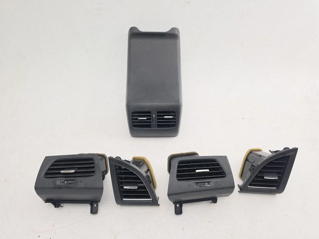 Dashboard side air vent grill/cover trim 77630TA0A01021