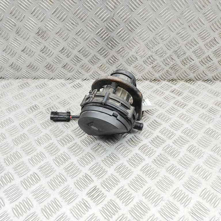Secondary air pump – Maserati GranTurismo (2007-2019)