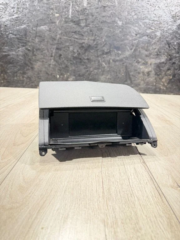Screen/display/small screen – Mercedes-Benz C-Class AMG W204 (2007-2014)