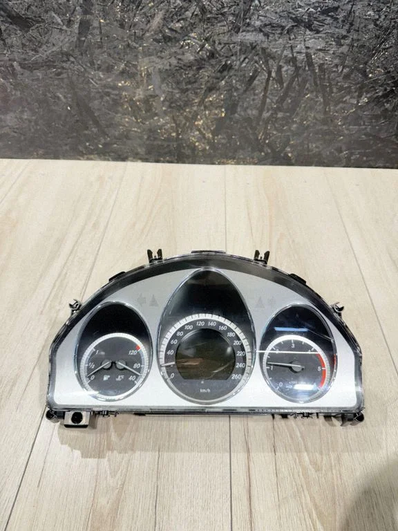 Speedometer (instrument cluster) A2049002105