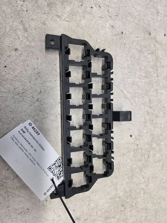 Relay mounting block – Audi A4 S4 B5 8D (1994-1999)