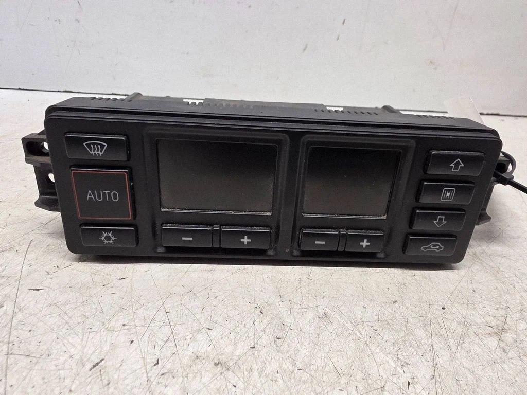 Climate control unit – Audi A4 S4 B5 8D (1994-1999)