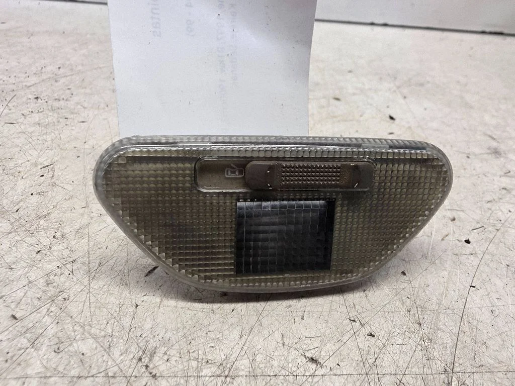 Cits salona lukturis 8D0947111B