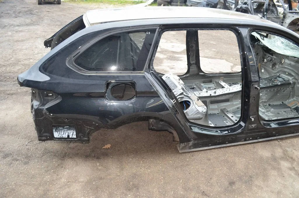 Rear quarter panel – right