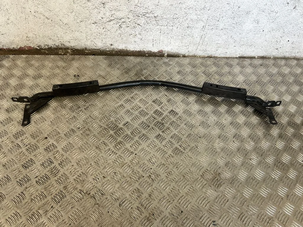 Bottom radiator support slam panel – Porsche Macan (95B) (2014-2018)