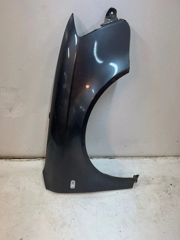 Fender – right