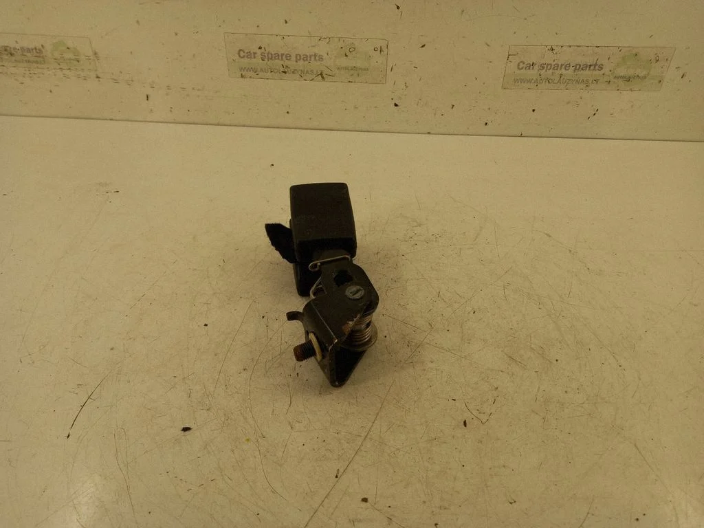 Keskmise turvavöö pannal (tagumine) 2118603869 – Mercedes-Benz E-klass W211 (2002-2009)