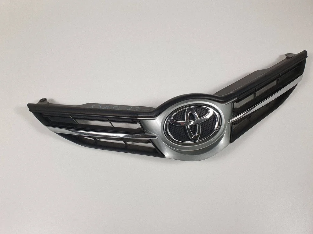 Front bumper upper radiator grill
