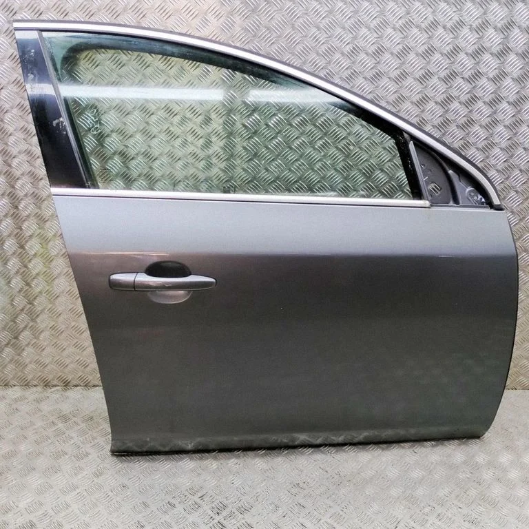 Priekšējās durvis 31424598