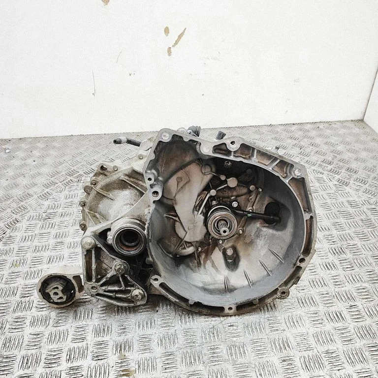 Manual 6 speed gearbox T6TB1
