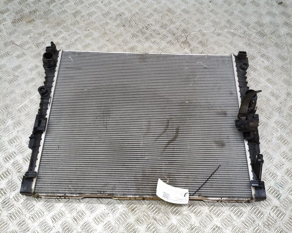 Jahutusvedeliku radiaator 8686026