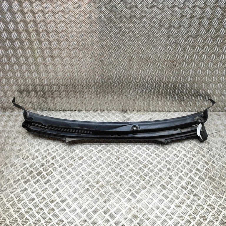 Wiper trim 10834110