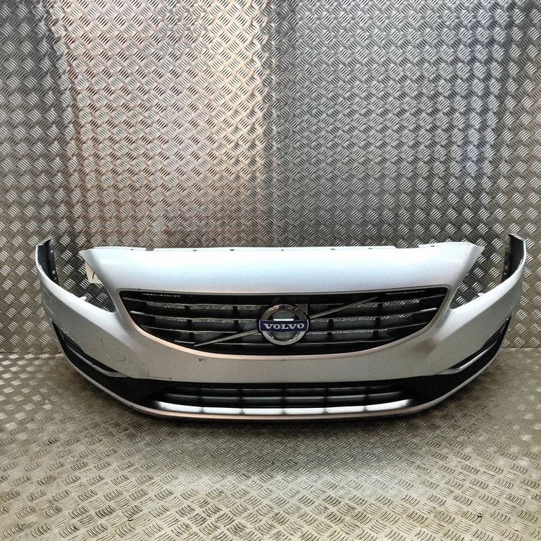 Front bumper 39834053