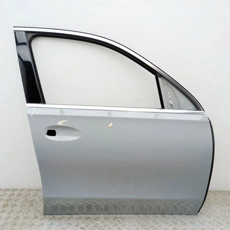Drzwi przednie A1677200600