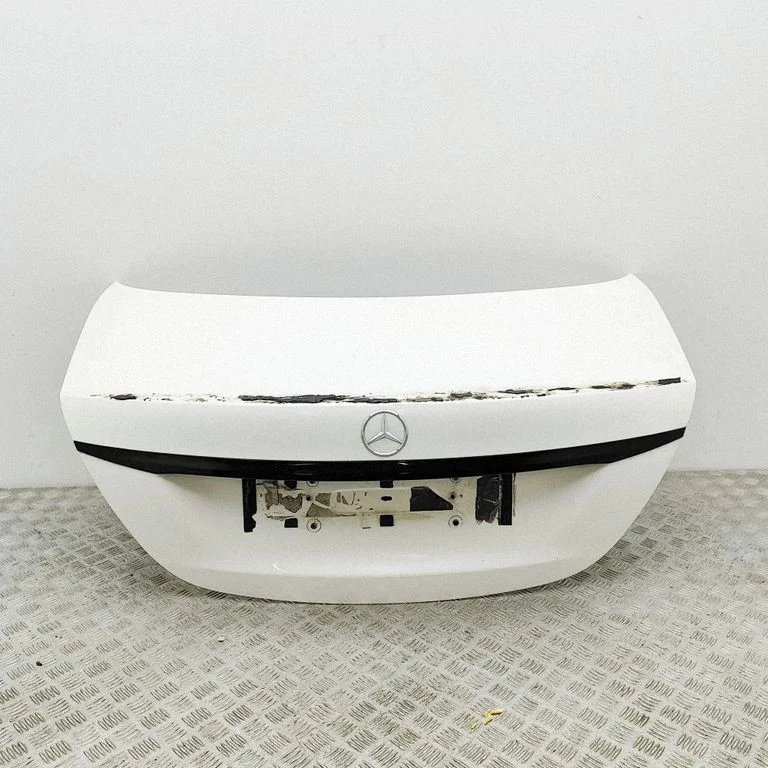Aizmugurējais vāks (bagāžnieka) A2137500075