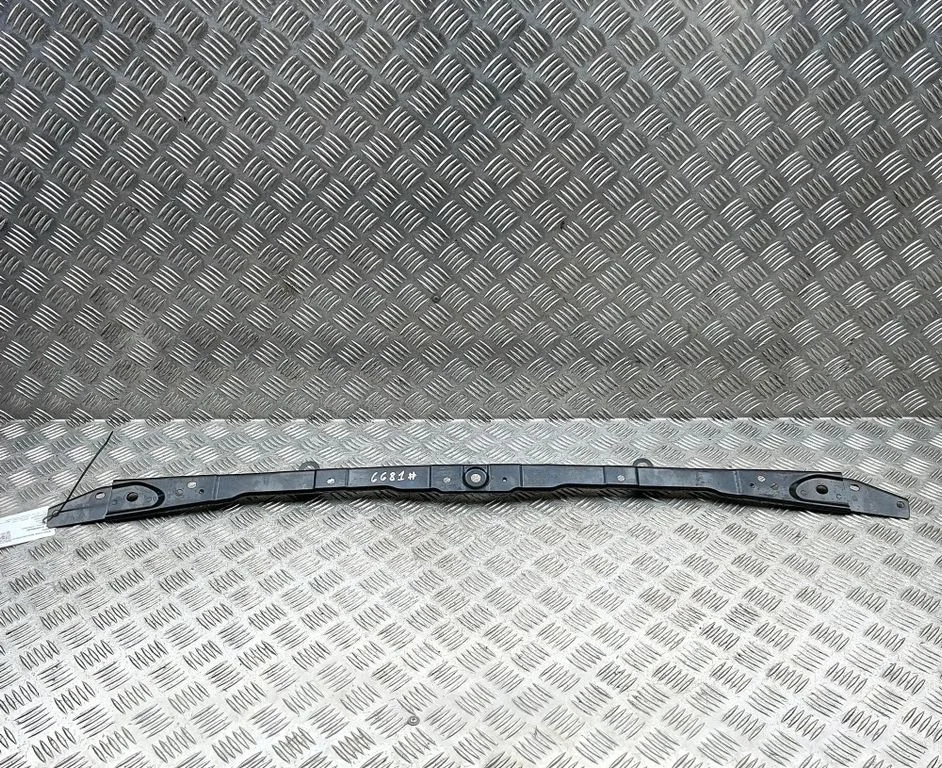 Radiatoru paneļa augšējā daļa KBB350AB0