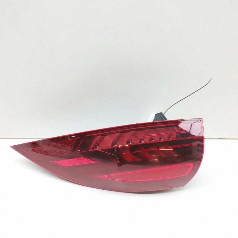 Lampa tylna w błotniku A1679066810