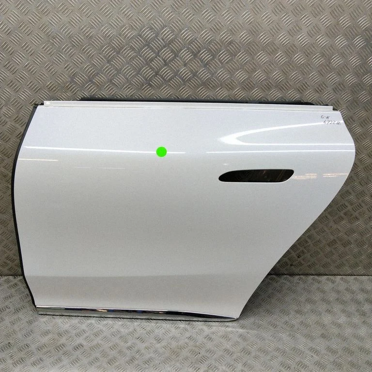 Aizmugurējās durvis A2957322300