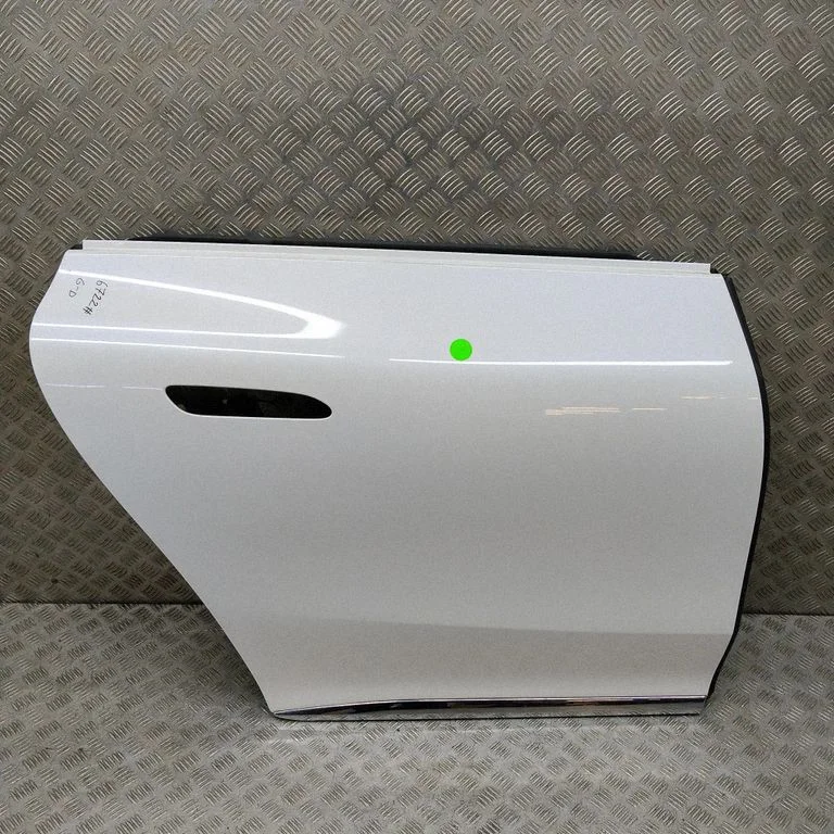 Aizmugurējās durvis A2957322400