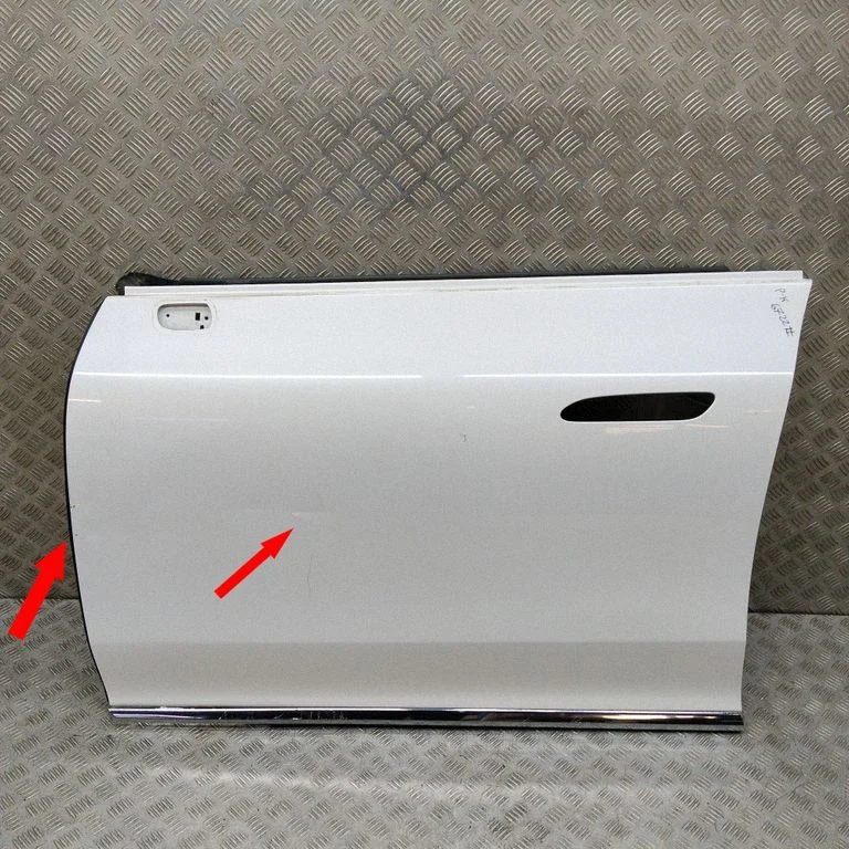 Priekšējās durvis A2957222300