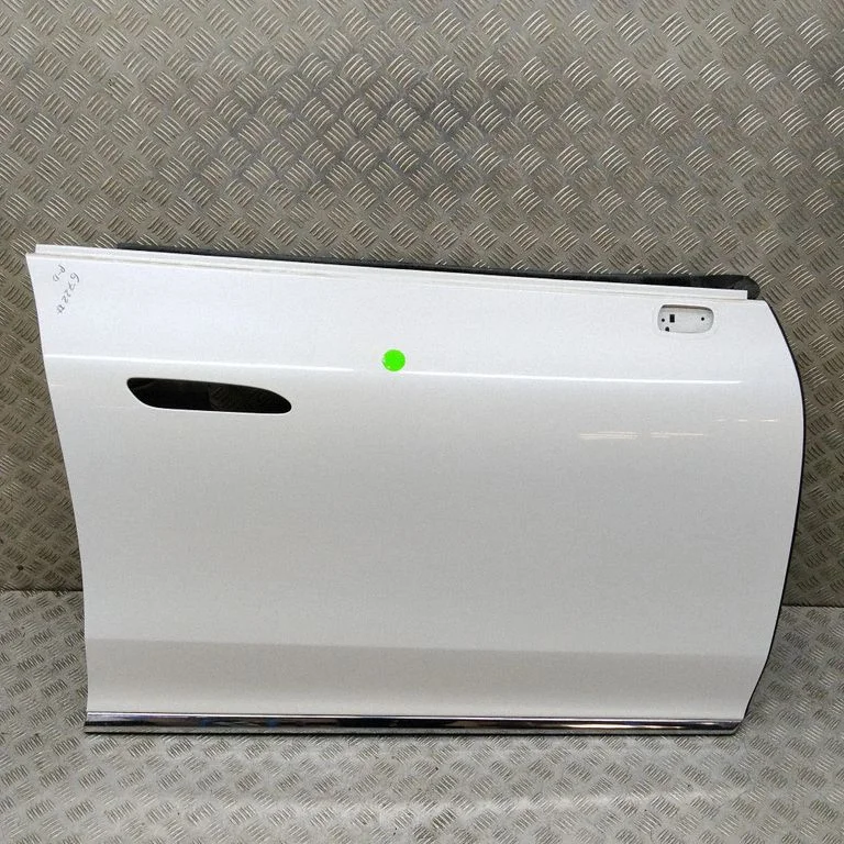 Priekšējās durvis A2957222400
