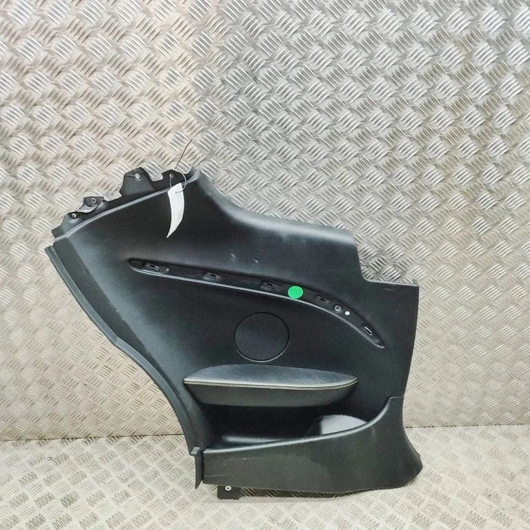 Coupe rear side trim panel 68706500