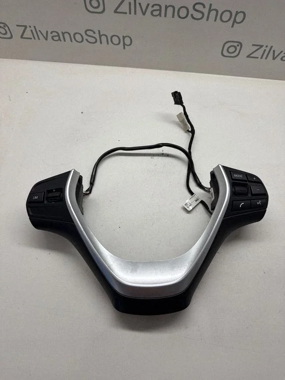 Steering wheel buttons/switches 9225710