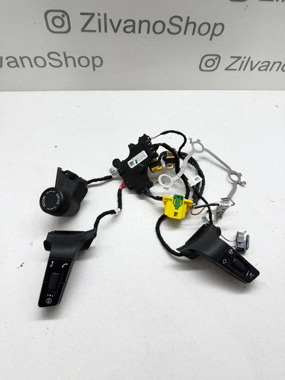 Steering wheel buttons/switches – Porsche Taycan 9J1 (2019-)