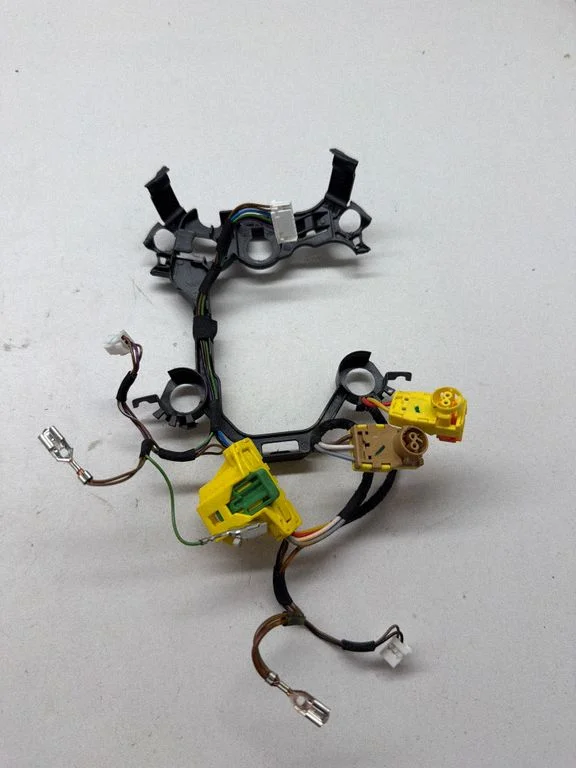 Steering wheel buttons/switches
