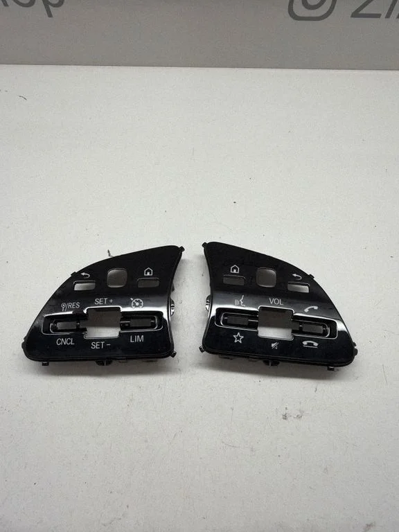 Steering wheel buttons/switches – Mercedes-Benz GLS-Class X167 (2019-)