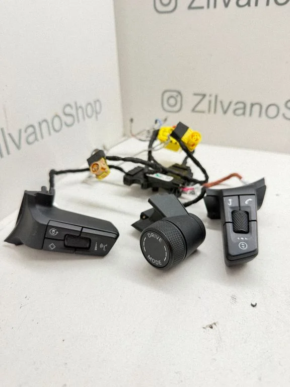 Steering wheel buttons/switches – Porsche Taycan 9J1 (2019-)