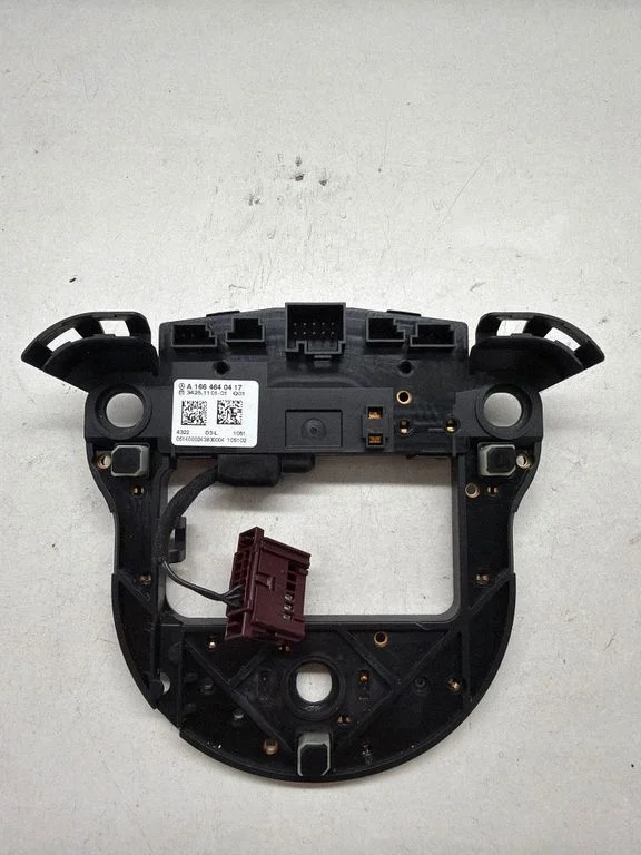 Steering wheel buttons/switches A1664640417