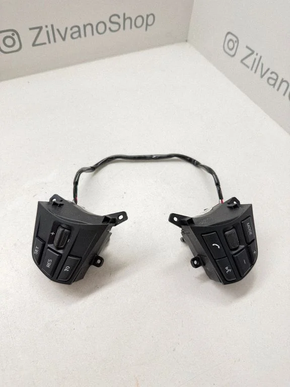 Steering wheel buttons/switches 9261861