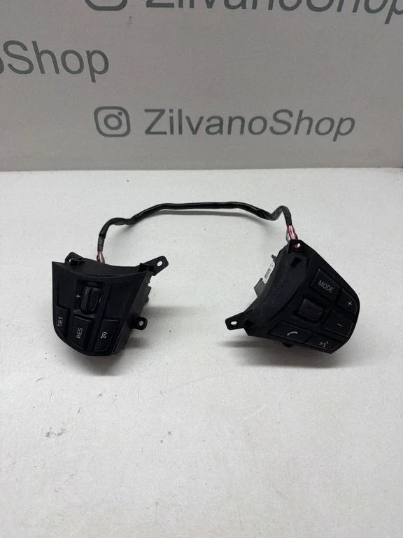 Steering wheel buttons/switches 9261861