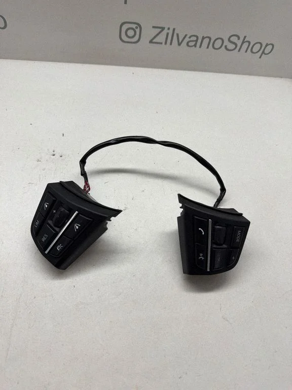 Steering wheel buttons/switches 9229485