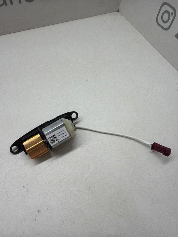 Steering wheel buttons/switches 9JD188J9
